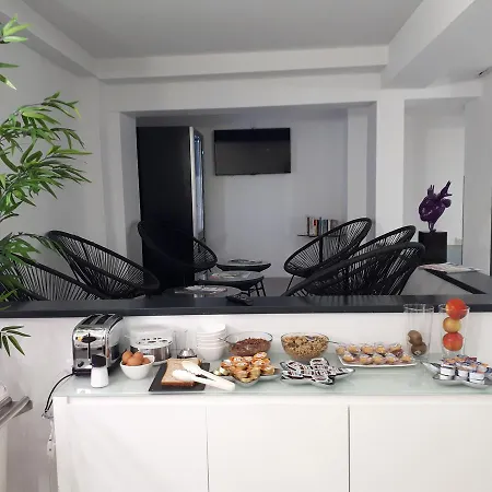 Le President Hotel 2*
