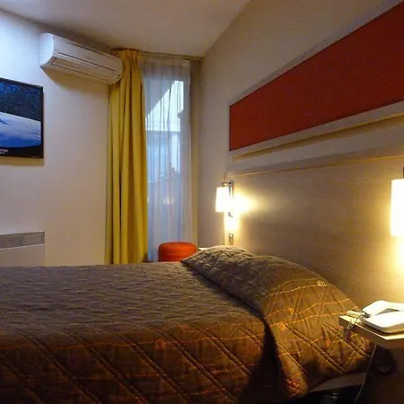 Hotel Le President 2*
